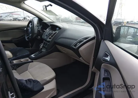 2014 Ford Focus Se z USA, uszkodzony, nr VIN 1FADP3F23EL345221